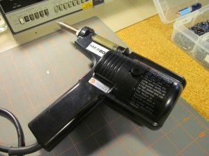 Hakko 808 Desoldering Iron